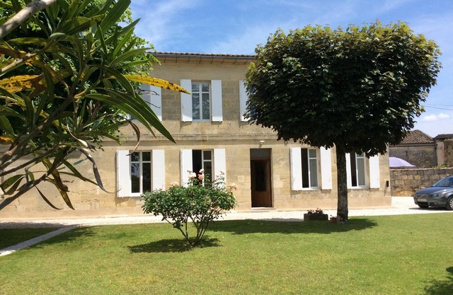 Logis de Villemaurine Gîte Stone house* in the heart of St Emilion 2 to 8 pers.