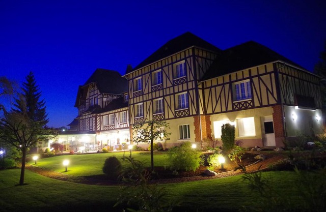 Logis Hôtel & Restaurant La Villa des Houx