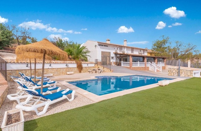 Loma de los Bandoleros Cuevas de San Marcos by Ruralidays