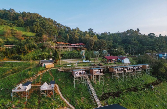 Long Hak Khao Camping Phu Chi Fa