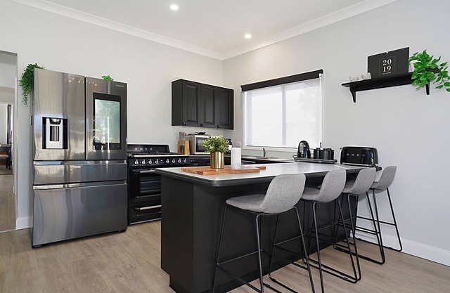 Long Jetty Lake House -Long Jetty, Central Coast Fully Renovated 3 bed Cottage,