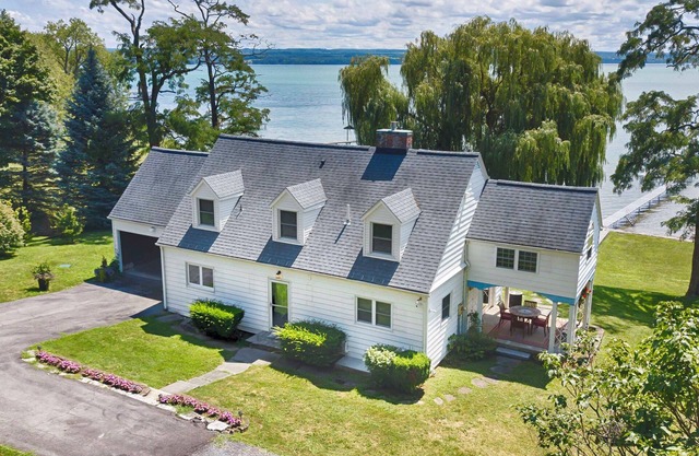 Long View on the Cove: Views! Views! Views!