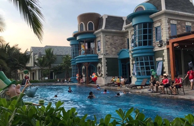 Longs Beach House - Wonderland Ho Tram