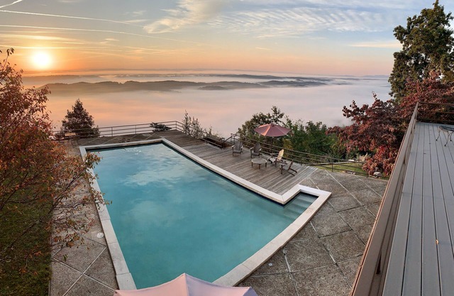 Lookout Mountain Retro Pad - mountain home getaway