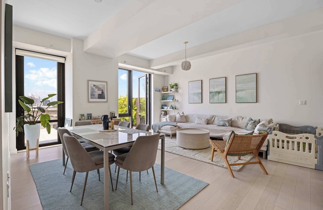 Lorimer Court by Rove | PH w/Terrace & Shared Gym