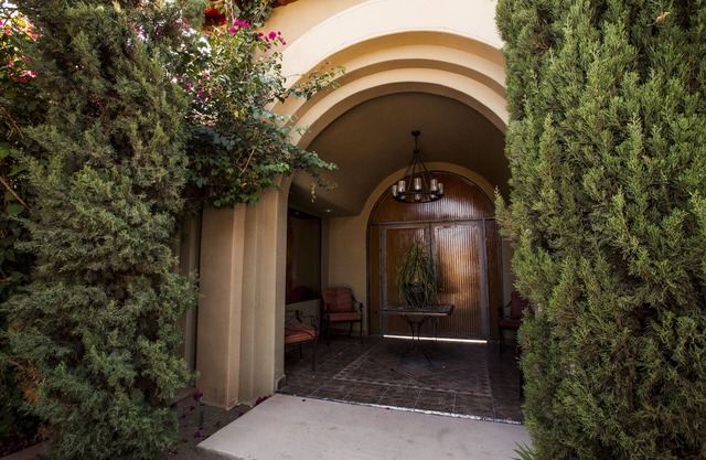 Los Arboles Hotel