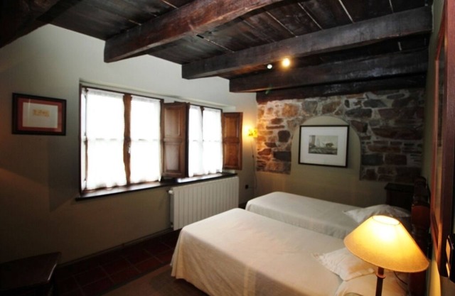 Los Establos (The Stables)