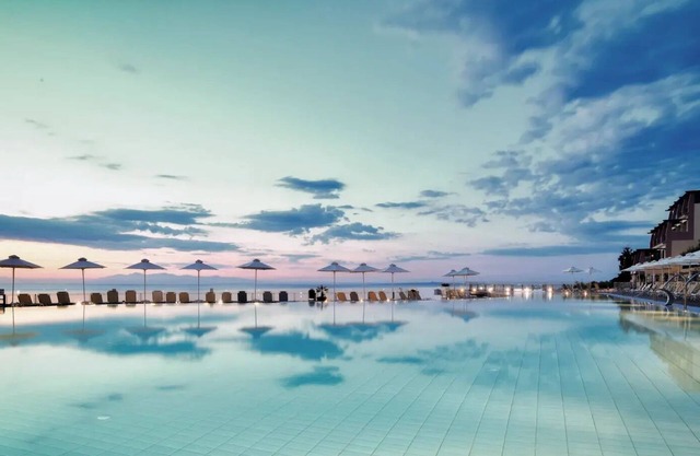 Louis Apostolata Resort and Spa