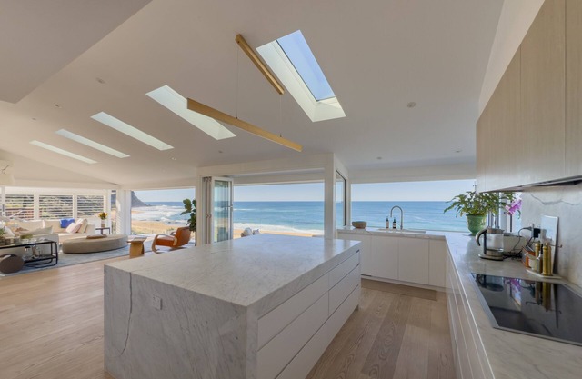 Loulou Beach House – 4 BR excl. Studio