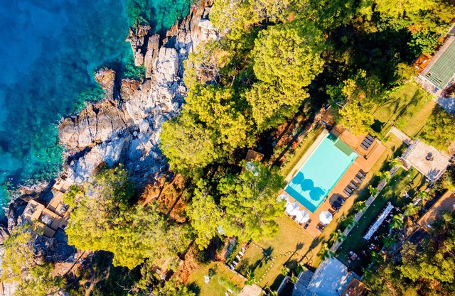 Lov Faralya (+16 Adults Only)