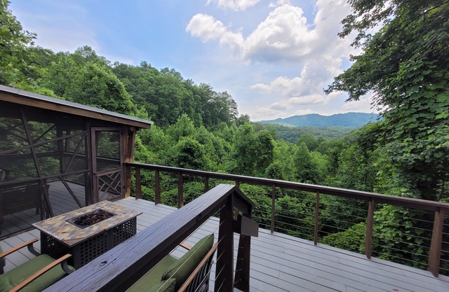 Love's Lane - Secluded Couples' Getaway