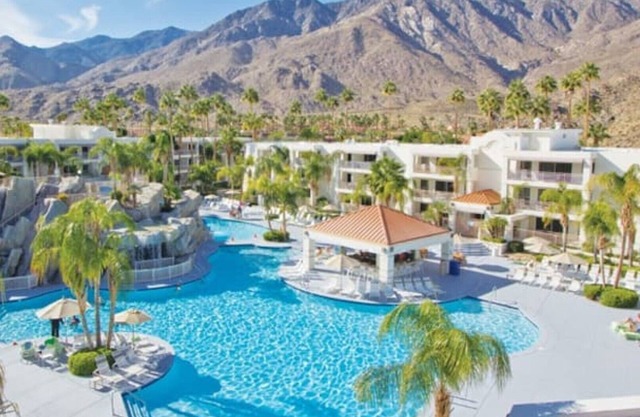 LOVE this POOL! WATERFALLS! 2br SLEEPS 6! KITCHEN!