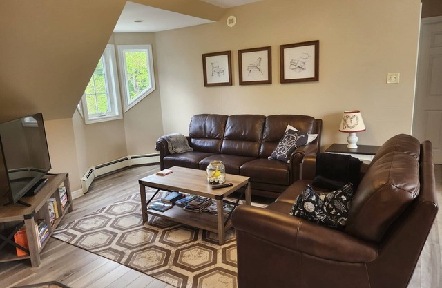 Lovely 1 Bedroom Apartment on Fancy Lake