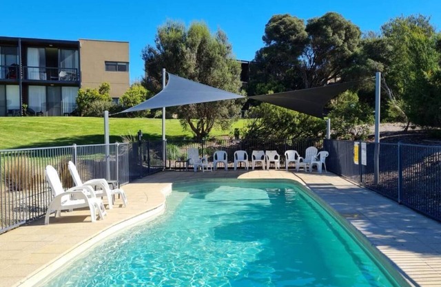 Lovely 1 Bedroom Holiday Apartment