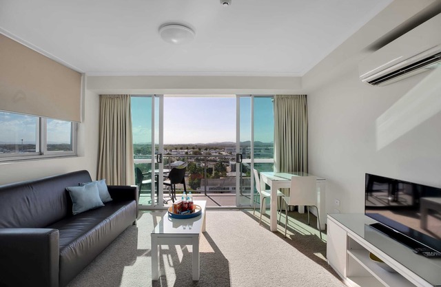 Lovely 1-bedroom in the Heart of Mackay w/Pool