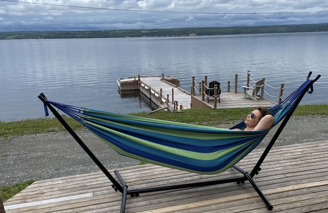 Lovely 2 bedroom house with guest suite in Barrachois with AC, WiFi, sauna.