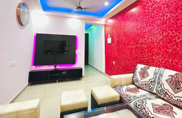 Lovely 2 BHK flat fullyfurnished