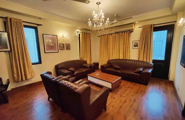 Lovely 7BHK Unit/Spacious Entire Two floors