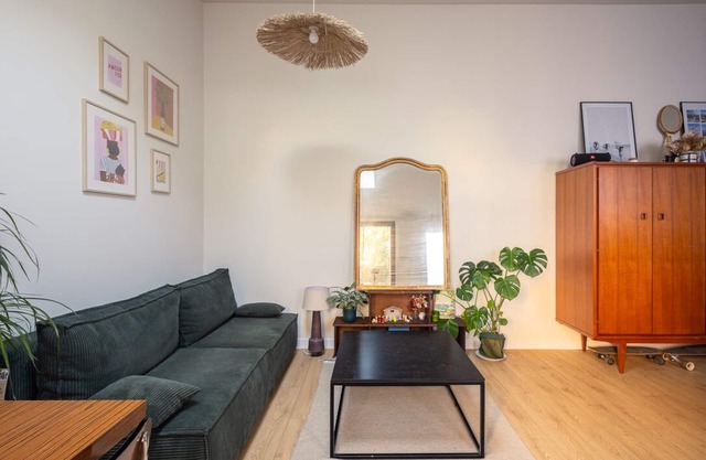 lovely an typical house in Bordeaux historic center with WiFi