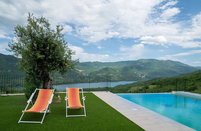Lovely apartment for 4 guests with pool, A/C, WIFI, TV, balcony and pets allowed