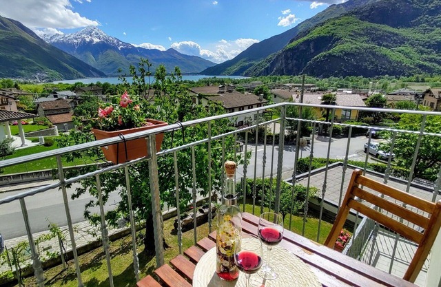 Lovely apartment for 5 people with WIFI, TV and balcony