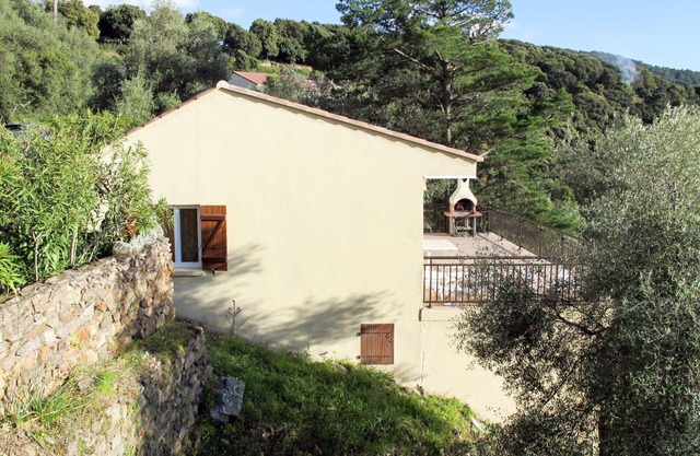 Lovely apartment for 2 people with A/C, WIFI, TV, patio, pets allowed and panoramic view