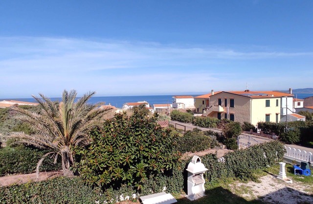 Lovely apartment for 4 guests with pool, WIFI, TV and balcony, close to Castelsardo