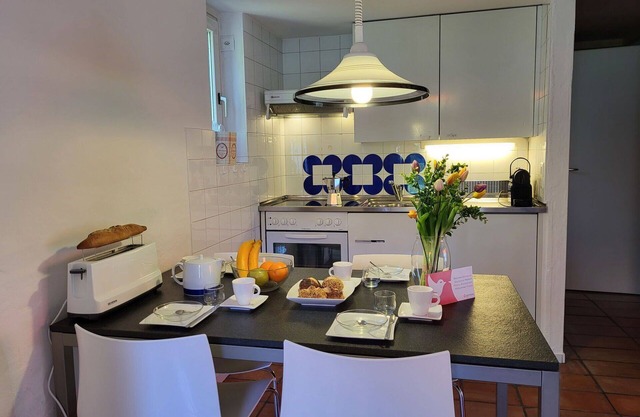 Lovely apartment for 5 people with WIFI, pool, TV, patio and pets allowed