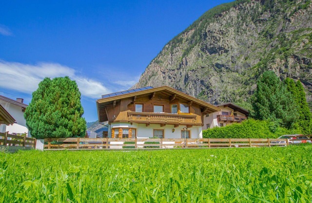 Lovely apartment for 4 people with WIFI, TV and balcony