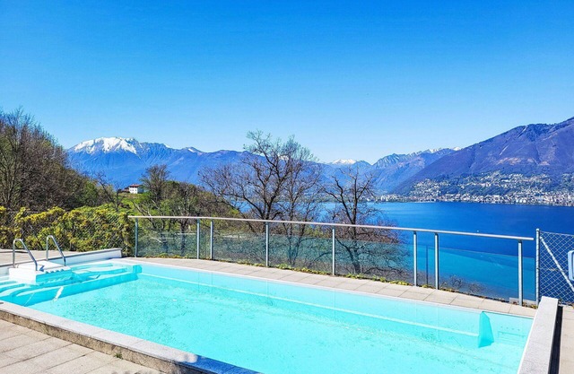 Lovely apartment for 4 people with WIFI, pool, TV, terrace, pets allowed, panoramic view and par.