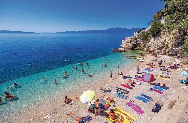 Lovely apartment in Rijeka with WiFi