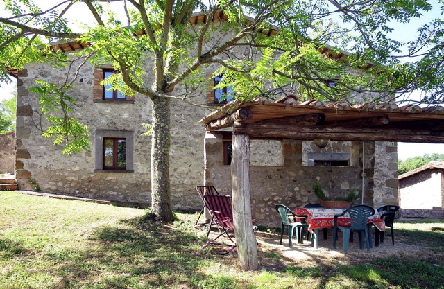 Lovely apartment in villa for 2 people with pool, WIFI and patio