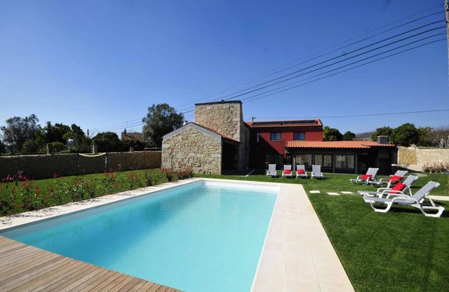 Lovely Esposende Villa | 4 Bedrooms | Villa Cocola | Ping Pong Table | Great.