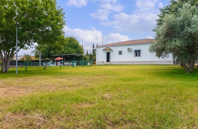 Lovely Home In Arahal Sevilla