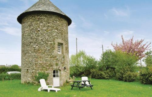 Lovely Home In Anneville Sur Mer With Kitchenette