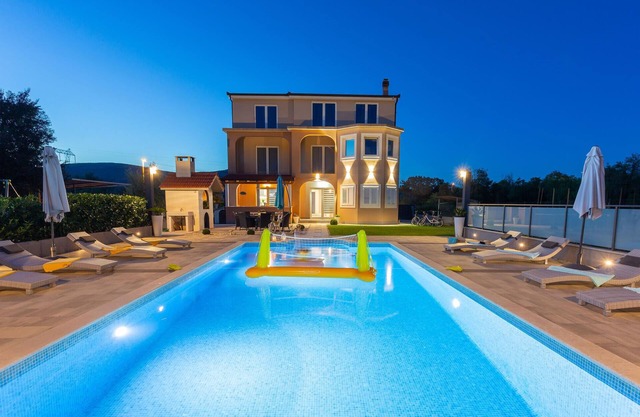 Lovely home in Dugopolje