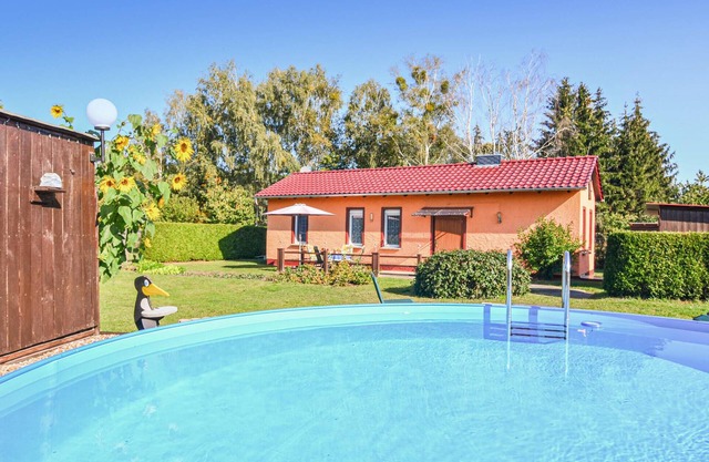 Lovely home in Schorfheide with WiFi