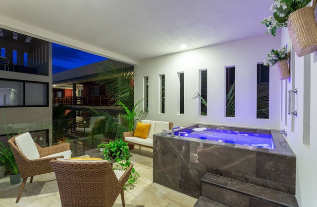 Lovely, Private, Secure and Excellent Located One Bed Condo