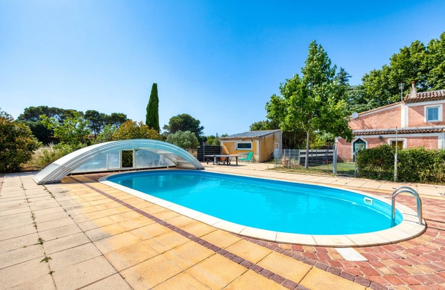 Lovely Riverside Studio with shared pool and private terrace