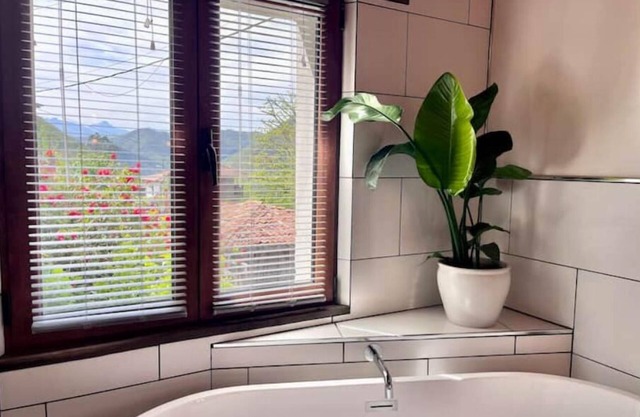 Lovely rural house with WiFi in secluded village between Ribadesella & Arriondas