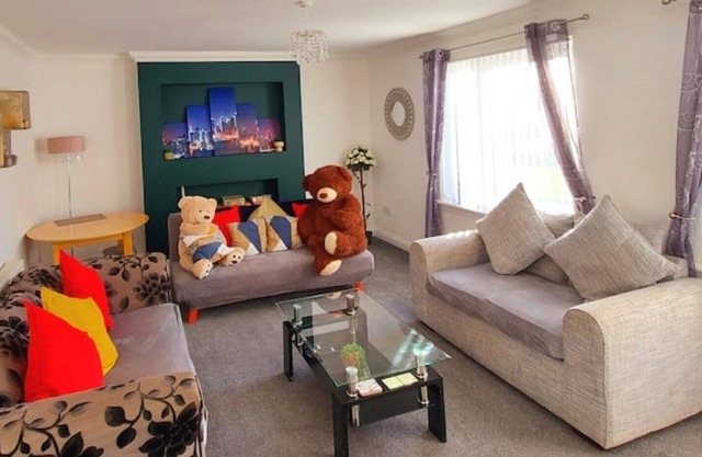 Lovely Spacious 3 Bedroom Maisonette in Saltcoats