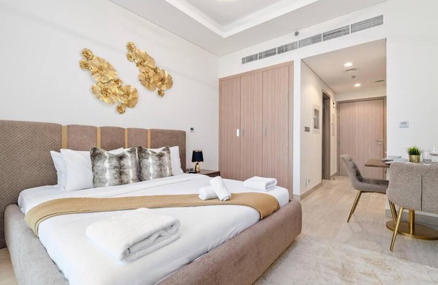 Lovely Studio with Cozy Balcony and Outdoor Pool