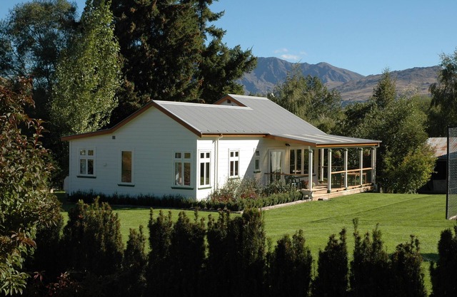 Lovely Two-Bedroom Cottage below Coronet Peak