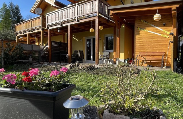 Lovely vacation home near slopes with sauna + table tennis table.