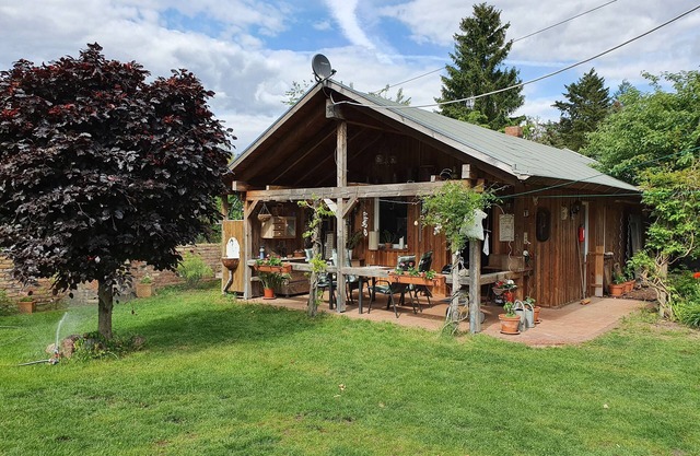 lovingly furnished cottage with terrace in the countryside