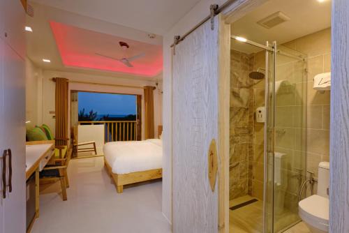 Luau Beach Inn, Maldives
