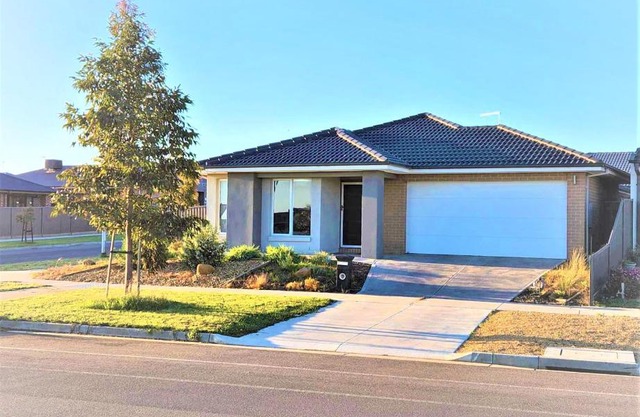 Lucas One 2-bedroom apartment NBN Pets