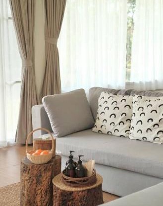 Lukmailhontaiton (ลูกไม้หล่นใต้ต้น)