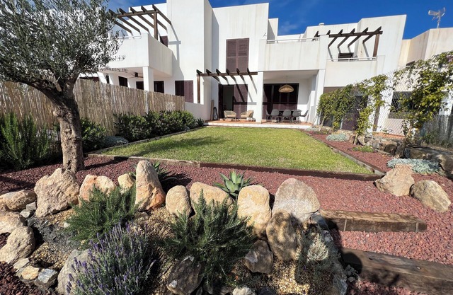 Luminoso y Agradable Adosado en Mojácar, Ideal Para Familias