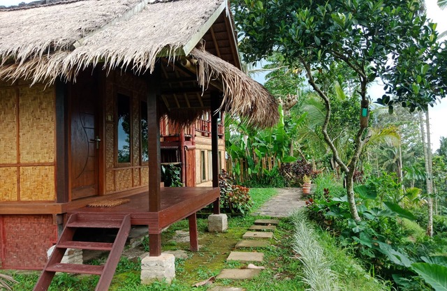 Lunggu Bungalow with the Agricultural View